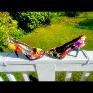 Only worn 1x! Bandolino open toe platform pumps!
